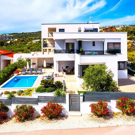 Villa Biser Mora *