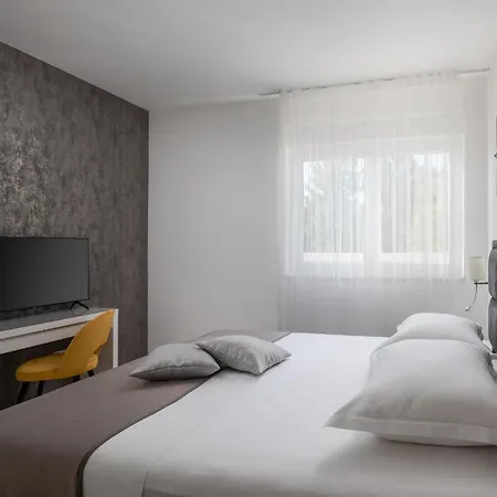 Biser Mora Villa *
